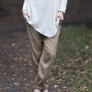 Trina Turk Silk jogger dress pant NWOT size 0